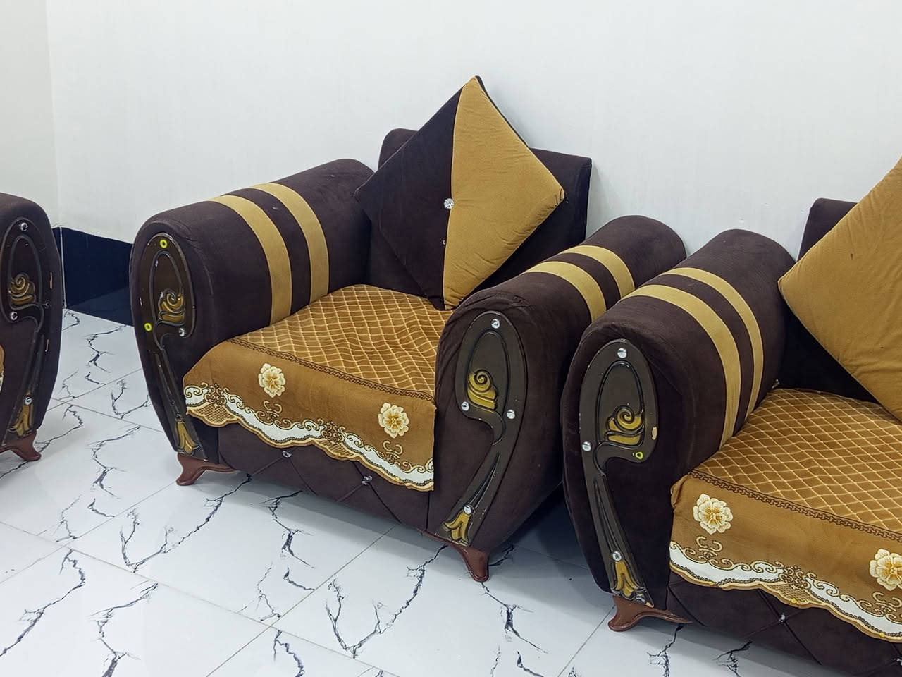 السلام عليكم تخم تركي 10 مقاعد نضيف كلش375 وبي مجال 
استفسار ***********
