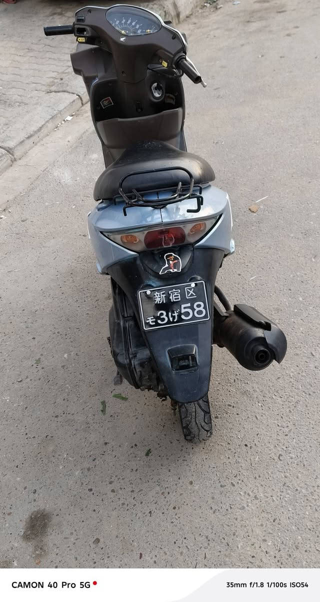 سلام عليكم دراجه للبيع كربلاء حي العامل مقابيل كلمات المصطفى كامله مكمله عداد سرعه عداد بانزين سلف هندر هورن كلشي شغال السعر175وبيها مجال
للاتصال.  0779977480


**إذا كنت صاحب هذا الإعلان وتريد حذفه لأي سبب، رجاءا أرسل رسالة إلى الدعم الفني**