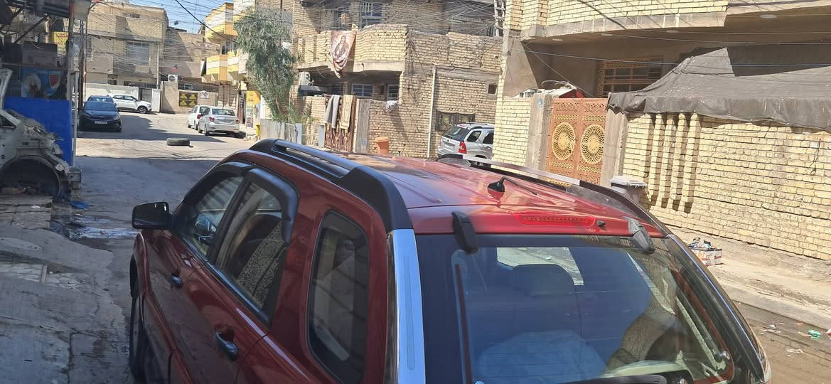 سلام عليكم ورحمة الله وبركاته
كيا سبورتج خليجي ٢٠٠٩ 
مكفوله من الصبغ فقط بارد بل خشم البنديد وموضح بل صوره والباب الصدر كد شبر فقط بارد 
محرك ٢٠٠٠ دوش ناعم  تبديل  الدهن بشركة اليقين وبي ضمان 
حداديه جديد تخم تاير جديد تبريد خير من الله دواخل بيجي 
ماشيه السياره ٢٠٠ كيلو متر السعر (108) لوحات انكليزي باسمي 
العنوان بغداد البلديات 
الهاتف ***********
