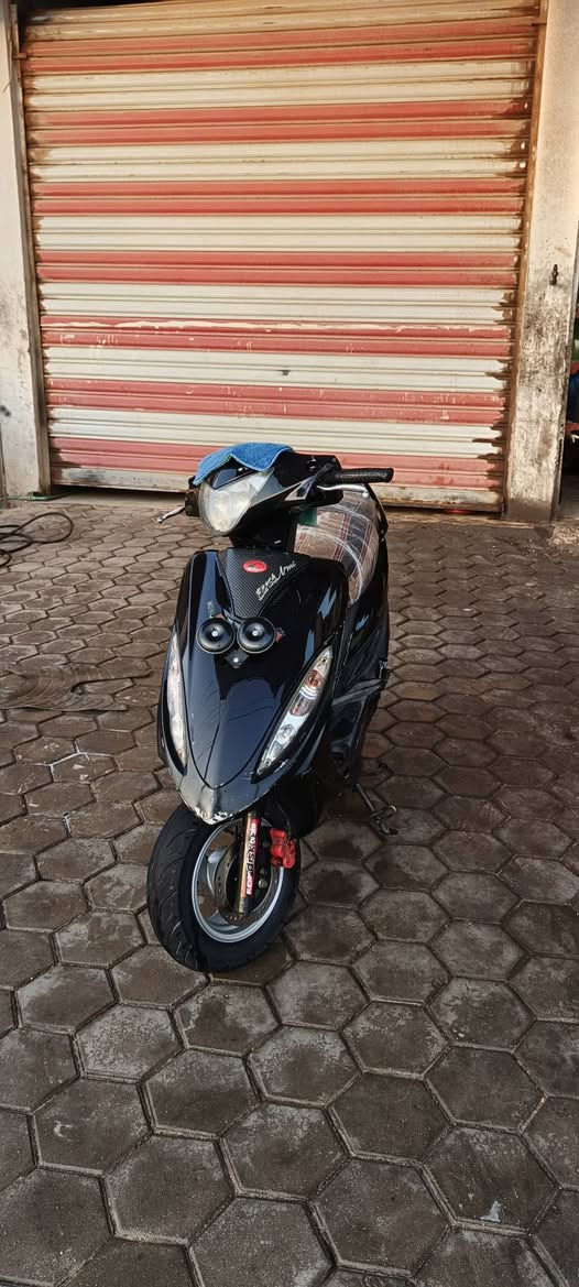 السلام عليكم ...
اخوان دراجة كامكو g4 مال حاويه محرك بلاد ما مفتوح شلعه ومعدل دراجه ختم واحد كلها نضيفه حيل 
النجف الاشرف الكوفه 
للاستفسار ***********
