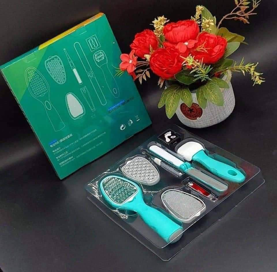 Eight in one pedicure tool 
بكج العناية المتكامل بالقدمين والأظافر

بكج القدم 
وفرنالكم افضل بكج متكامل لمعالجة الاقدام من جميع مشاكل الخشونة والجلد الميت والتشققات 
اغلب البنات تعاني من تهيج جلد 
القدم بسبب الحرارة والبرودة 
أو عامل أخر يسبب التشقق والخشونه بالقدم لذلك سيدتي 
تحتاجين لعناية بين فترة وفترة ولأهميته وفرتلكم هذا البكج ، كل شي تحتاجين للعناية موجود بالأضافة الى مبرد قدم معدني له فائدة كبيرة في تقشير الجلد 
تمتعي بقدمين ناعمة مع البكج المتكامل لأجمل قدم

سعر البكج  10 الاف 
🚘 يوجد خدمة توصيل لجميع محافظات العراق ٤ الاف 🚘


**إذا كنت صاحب هذا الإعلان وتريد حذفه لأي سبب، رجاءا أرسل رسالة إلى الدعم الفني**