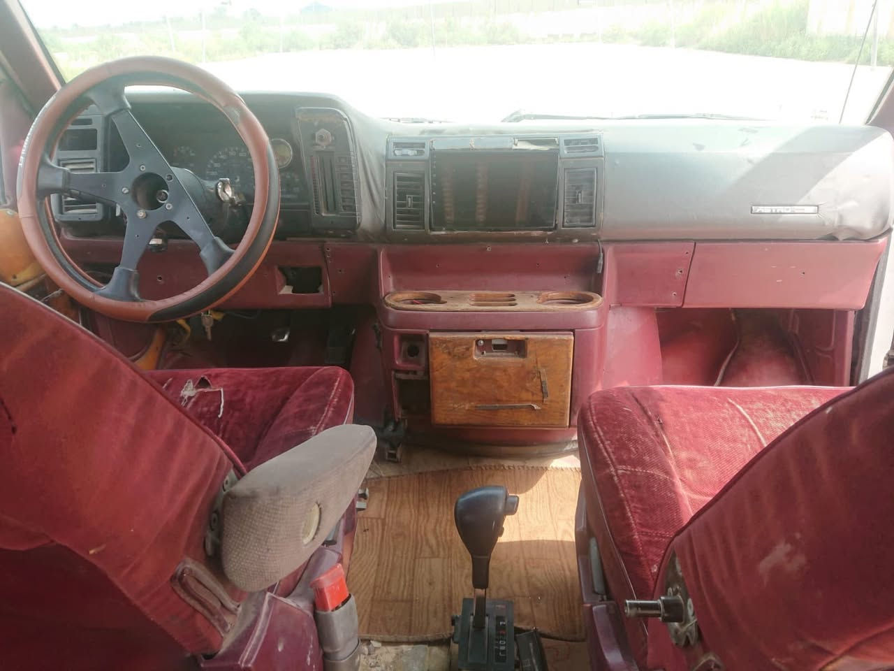 السلام عليكم
ڤان استرو موديل ٩٤ للبيع أو المراوس رقم بغداد انگليزي محور گير ومحرك بطه ٢٥٠٠ زوج تايرات جدد وتخم دسكات جدد كهربائيات شغاله سعره ٤٠$وبيه مجال مكاني بغداد سيارة ماشالله نشطة للاستفسار ***********
