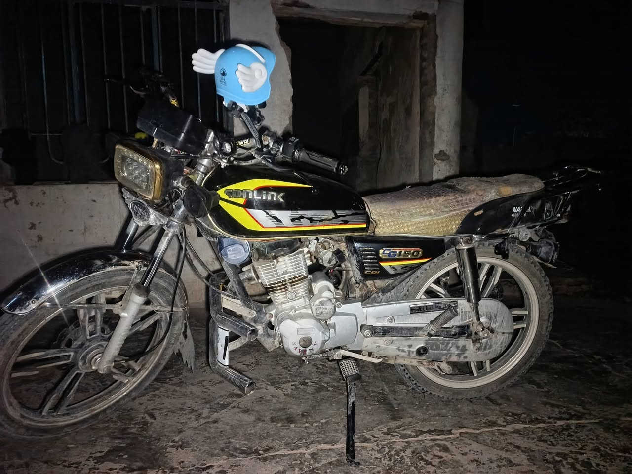 سلام وعليكم أكيد من رخصة الادمن دراجة للبيع موديل 2021 الدراجة كله شغالة مابيه شي نقص سكان رياظي كلشي بيه شغال السعر 450 اوبيه مجال غير متواجد ع فيس الستفسار ع رقم *********** مكاني شهربان
