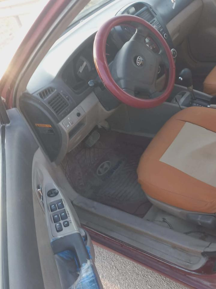 سبكترا البيع مديل 2007 جاهزه من كلشي بسمي سعرها 80 وبيها مجال *********** بيها اقل الحزام صبغ ما متواجد ع فيس
