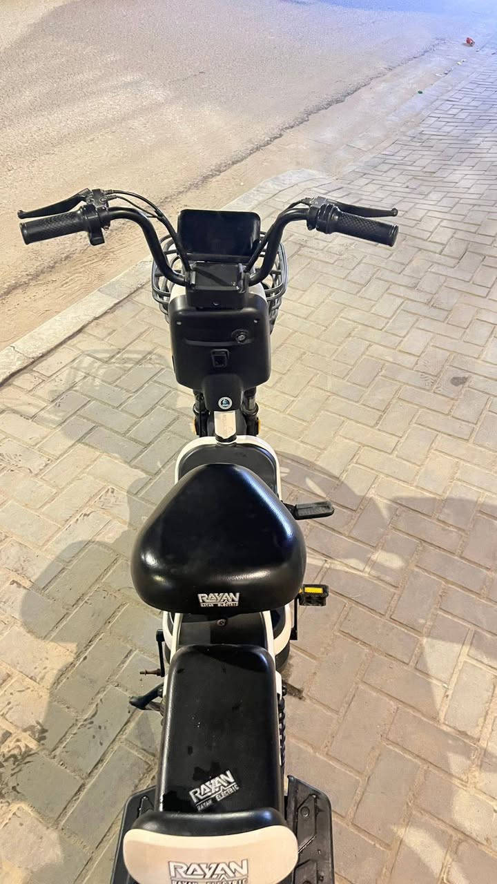 سلام عليكم دراجه شحن حجم 20 مديل 2025لدراجه حلوه ما مستعمله هواي بس انته عل فيديو بس ليده مال بريك مكسوره بس تكض ودوس بارك  وبيه منضومه بارك بل يده حلوه جديده المحافضه البصره 
المكان الجبيله المفتيه
السعر 250
الهاتف /***********///***********
