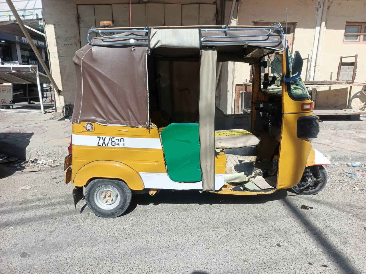 سلام عليكم تكتك البيع خير من الله كامله من كلشي صبق سمكره كامله محرك خير من الله لا تنقيص ولا تبخير تكتك حلوه موديل ١٧رقم وسنويه تحويل ثاني يوم مكاني ديالى بلدروز تصال,***********
