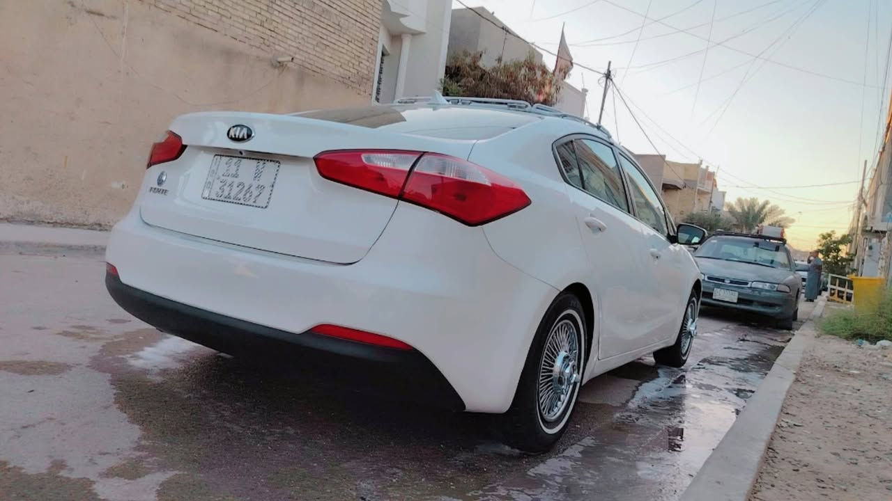 مكفوله من صبغ  عده.✅
. الحادث اليت  ول بنيد شبرين.✅ 

 مواصفات نص فول تبريد قطعتين.✅ 

. الكشنات حار.. ودوشمه عام سياره✅ 
.
 سياره احله من الصور بعد  أبيض.✅ 
.
. المكينة 1800.دوش بلاد مملعوب بيهة.✅ 
..
السياره تريدهة هيه ول غراض تريد بدون غراض
. 
رقم بغداد جديد باسمي تحويل ثاني يوم🫆🫆 

مكاني بغداد  السيدية ✈️ 

للاستفسار الاتصال/*********** 👁️
