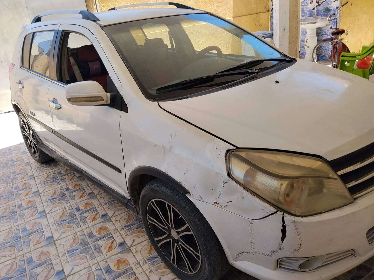 سلام عليكم
جيلي ام كي 13 رقم بابل بدون تحويل 
محجوزء بس مصرف 
تفاصيله خابرني ***********
السعر 15 ورقه قفل سياره خير من الله
