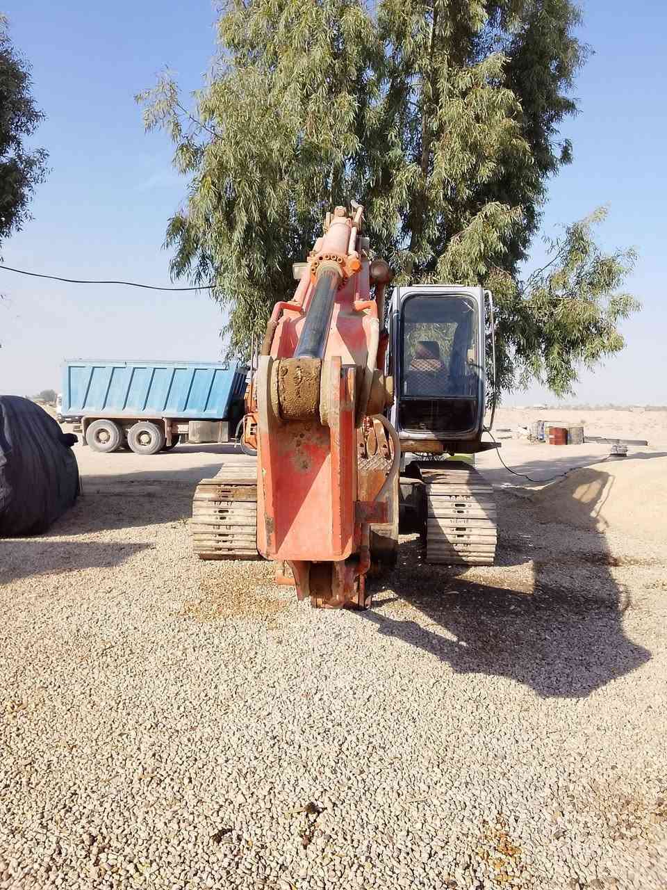 السلام عليكم
حفاره للبيع تو موديل 93 
رقم ميسان بسمنه اصولي 
حفاره نضيفه تصلح مراوس حسب القناعه 
مكان كربلاء المقدسة اي ستفسار رقم ***********
