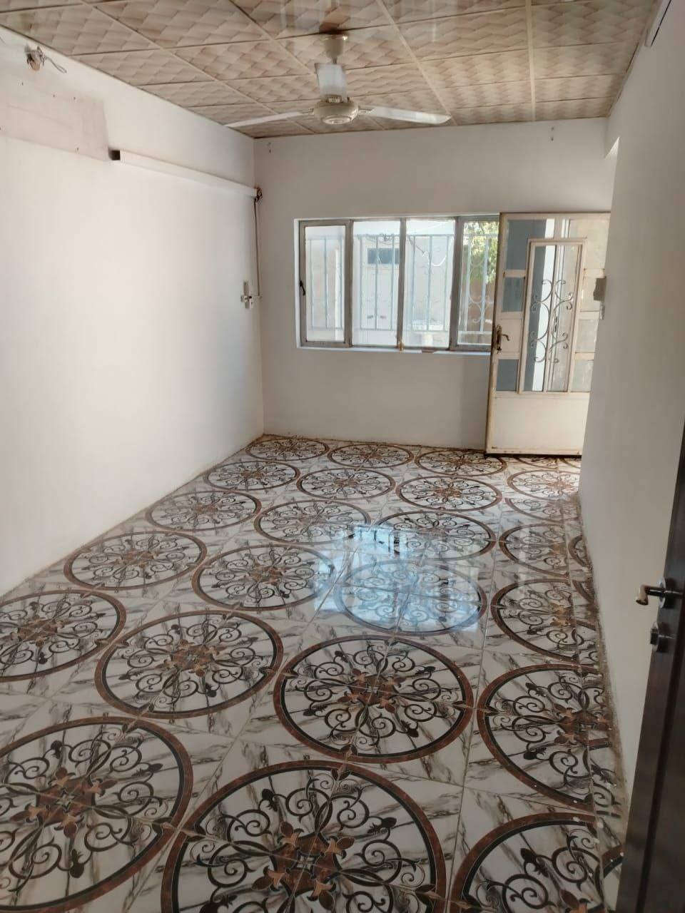 للبيع بسعر 66 مليون 
مشتمل مؤجر بوارد 300 الف 
في حي الافراز من جهة الدرة مساحة 125 متر 
***********//***********
