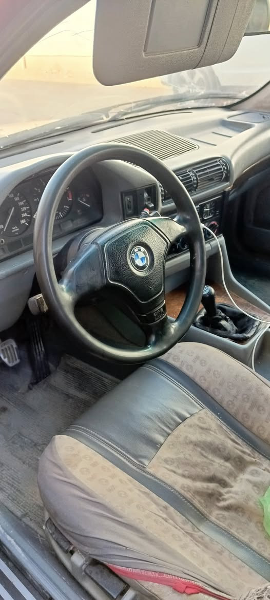 مسكر فانوسBmw 525 
موديل 94 تريد وكاله تريد تحويل كير عادي بجم عريض تبريد ثلج جام كهرباء حداديه ومكينه وكير جدد غرفه جديده سياره السعر 54 وبيهة مجال للشراي 
***********
