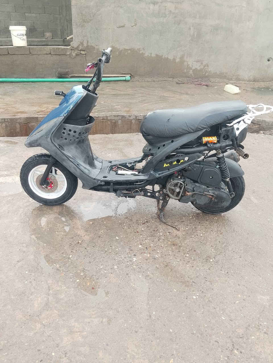 السلام عليكم دراجة ماكس للبيع بوشة ٤٩ السعر ٣٥٠ وبية مجال رقمي ***********
