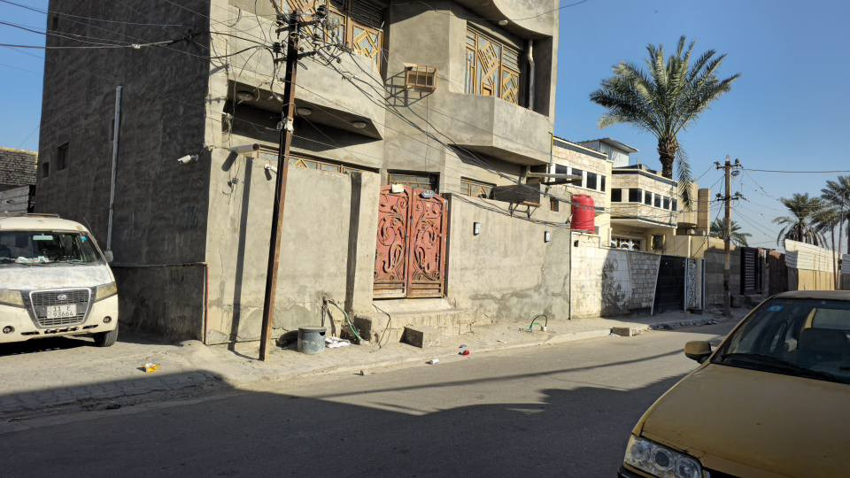 السلام عليكم دار للبيع فى دوانم الشعله شارع الخباطه المساحه ١٠٠م مربع ركن قريب على الشارع العام ***********
