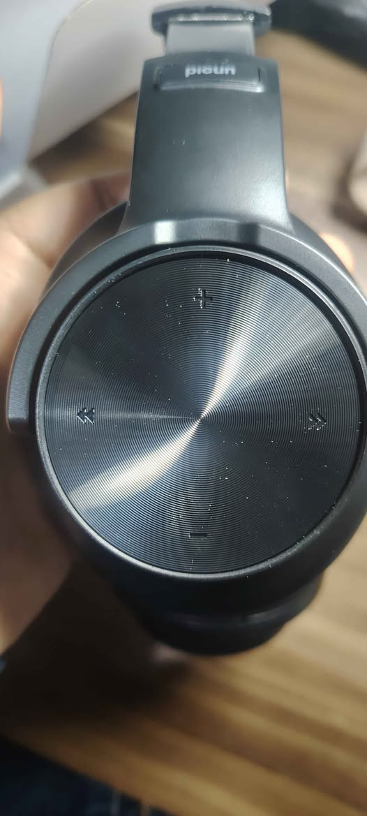 سماعات  ماركه Picun B8 جديده بالكارتون شخط مابيها   مميزاته انها تناسيك شي اسمه شاحن   تشحنه مره وحده يكفيك 120 ساعه اي شهر كامل اذا تستخدمه كل يوم 4 ساعات يطول وياك شهر   و بيها ازرار جانبيه لتغير الاغنيه او رفع او خفض الصوت او اطفاء الاغنيه  مكاني اربيل وسعره 30 الف

​سەماعەی Picun B8 بۆ فرۆشتن، تازە بە کارتۆنەوە، یەک شەختەی پێوە نییە.
​تایبەتمەندییە هەرە بەهێزەکەی ئەوەیە کە مەوزوعی شەحنت بیر دەچێتەوە! بە یەک شەحن ١٢٨ سەعات کار دەکات. ئەگەر ڕۆژانە ٤ سەعات بەکاری بهێنیت، مانگێکی  بەشت دەکات.
​دوگمەی لایەنی هەیە بۆ گۆڕینی گۆرانی و بەرز و نزمکردنی دەنگ و ڕاگرتنی. نرخى 30 هه.زار 
شؤين هه.ولير أربيل, العراق


**إذا كنت صاحب هذا الإعلان وتريد حذفه لأي سبب، رجاءا أرسل رسالة إلى الدعم الفني**