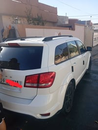 دوج امريكي للبيع موديل 2016 سيارة بصمه كلين بدون ضرر رقم دولي كير محرك...