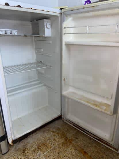 ثلاجه للبيع السعر 45 الف شرط التشغيل
***********
