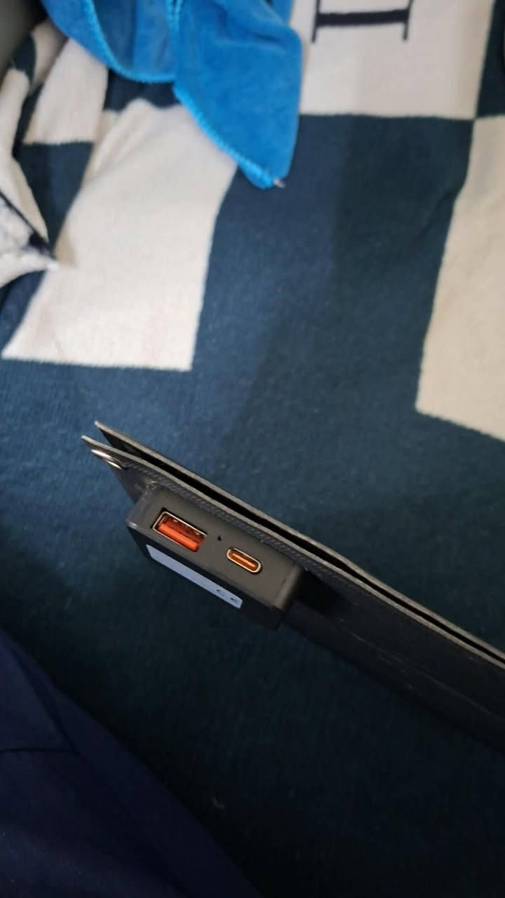 السلام عليكم اللواح طاقه شمسيه قابله للطي 60 واط السعر ٥٠
لوح  بيه مخرجين السعر ١٠
*********** واتساب
