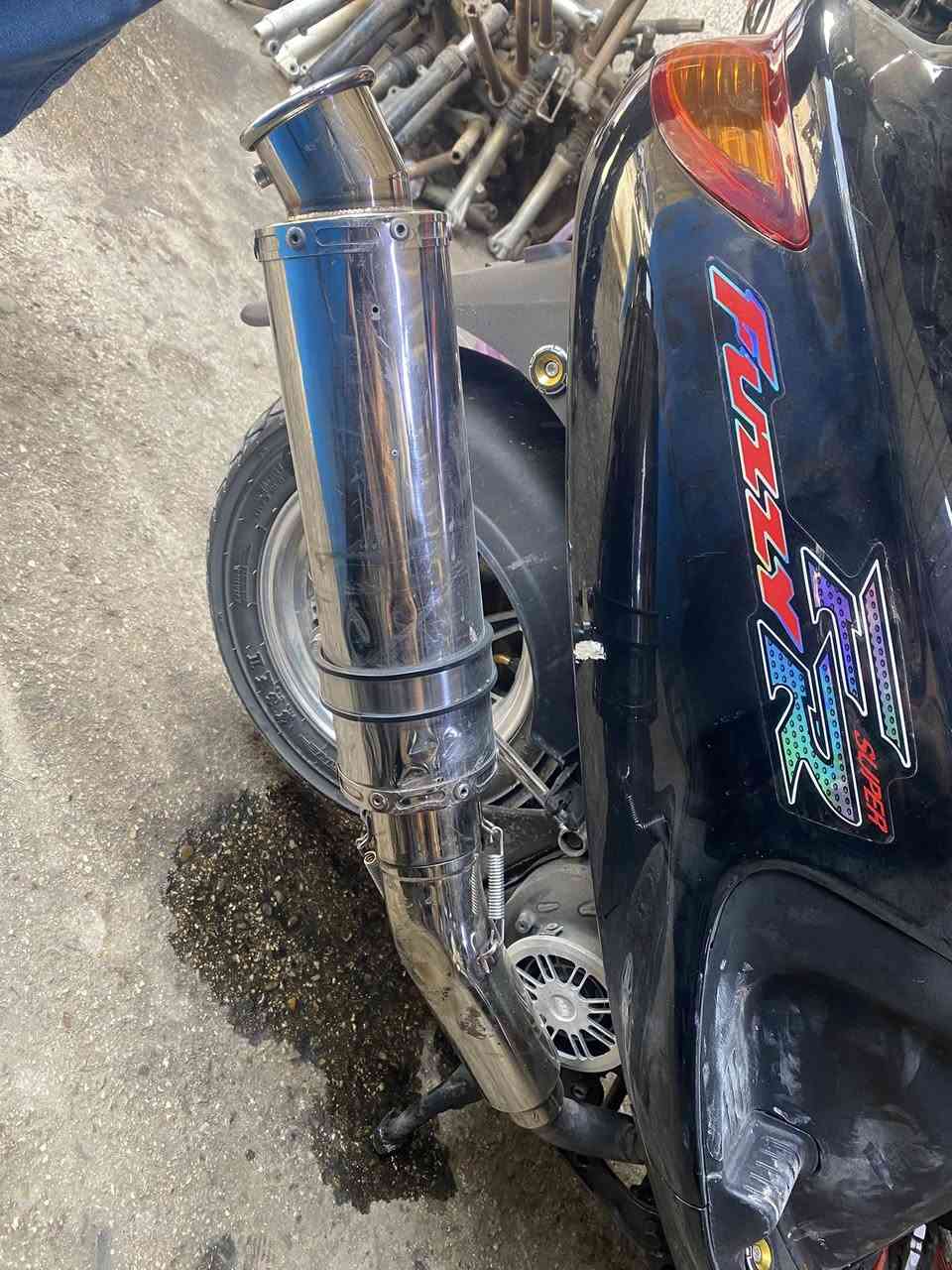 السلام عليكم
صلنصة ماكس اصلية اجتي وية الحاوية 
السعر 150 الف 
***********
