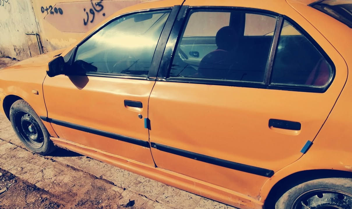 السلام عليكم سمند٢٠١٠رقم انكليزي باسمي قادسيه السعر ٢٠ وبها مجال اتصال***********
ا
