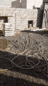 ،،،شغلي،، صب ارضيه مال كاشي،،صب ارضيه ينكعد عليها،،، صب رنبات مال سيار...