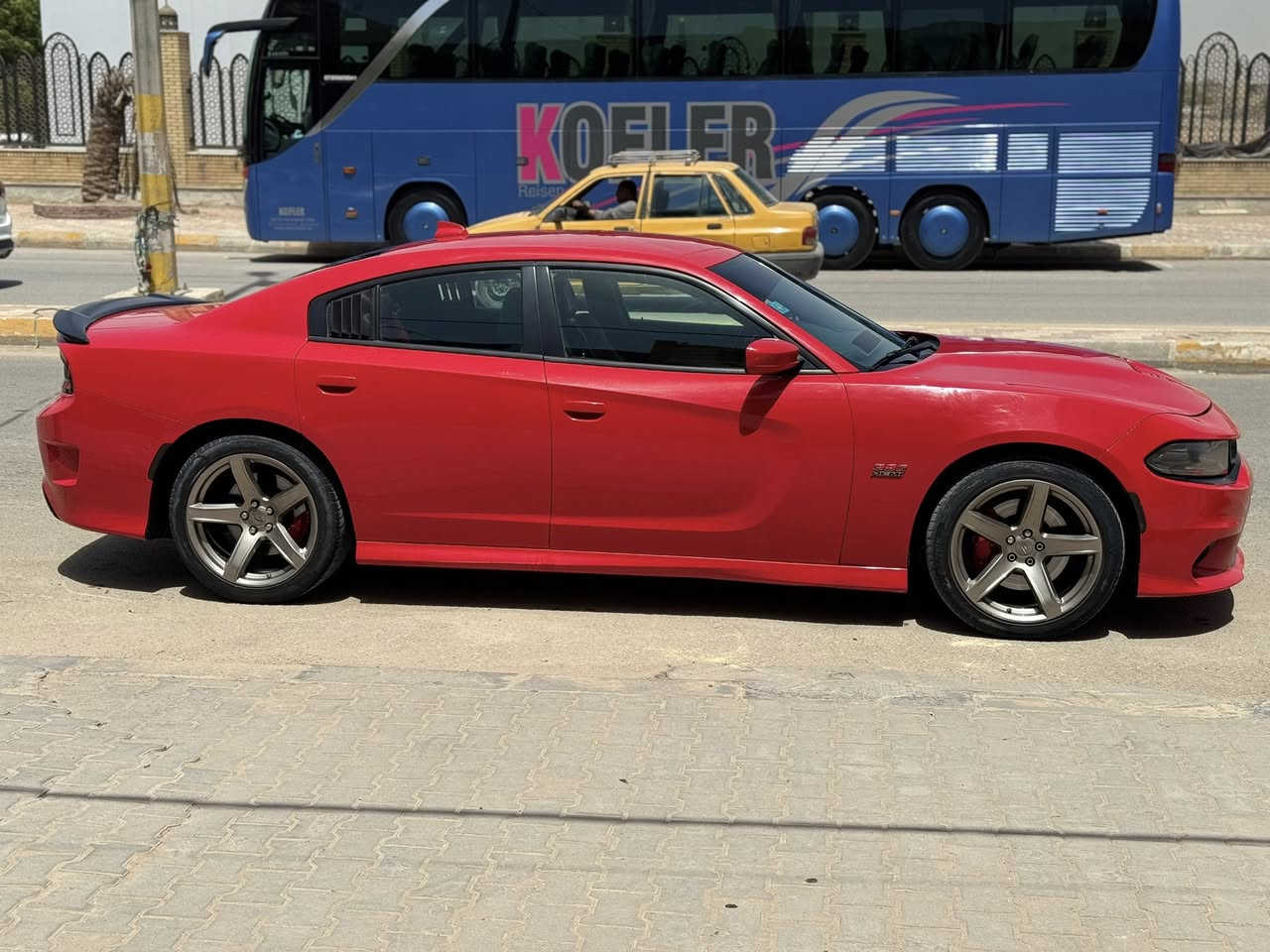 للبيع فقط بدون مراوس جارجر ١٩ اصل بسمي سكات باك حادث بنيد فقط والباقي كفاله السعر ١٨٠ ماشيه ١١٤ كيلو جاهزه ١٠٠/١٠٠ السياره فول موصفات SRT. مزوده جوبلسات  وبرنامج مفتوحه تمشي ٣٠٠  مكاني بلنجف 
***********
