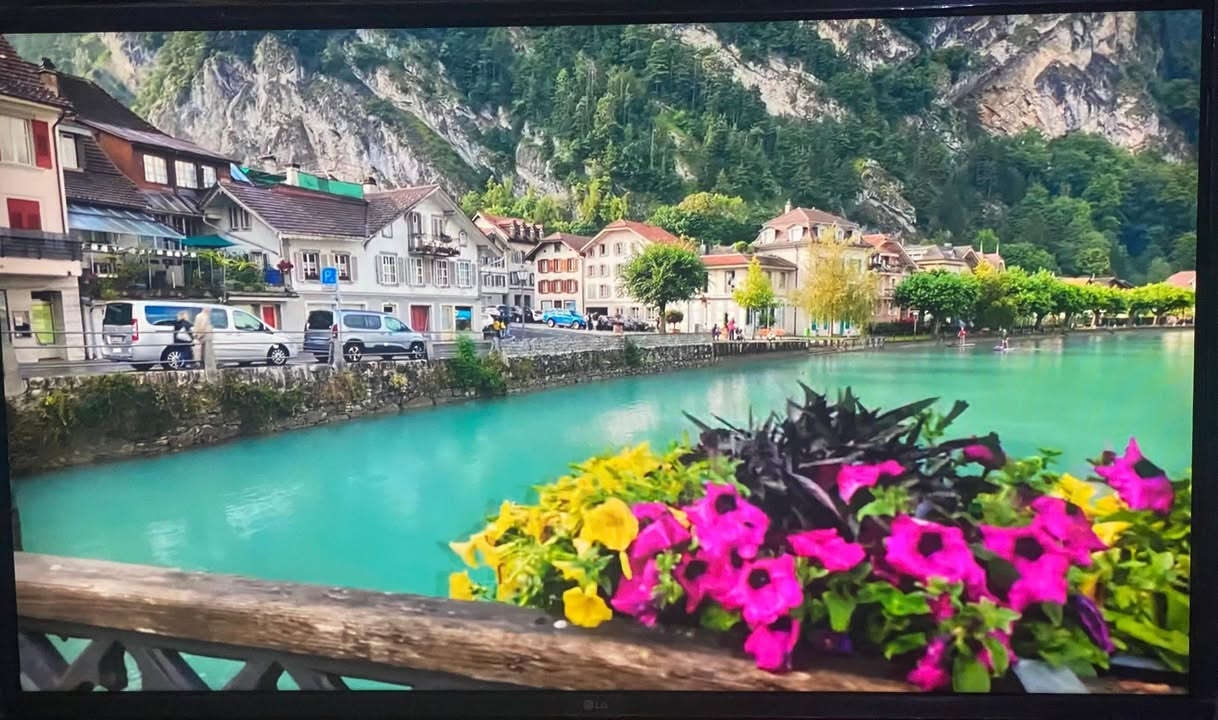 شاشه الجي الأصلي حجم ٤٣ سمارت انترنت بيهه ستلايت داخلي السعر ٢٠٠ الف بيهه مجال بغداد المشتل ***********
