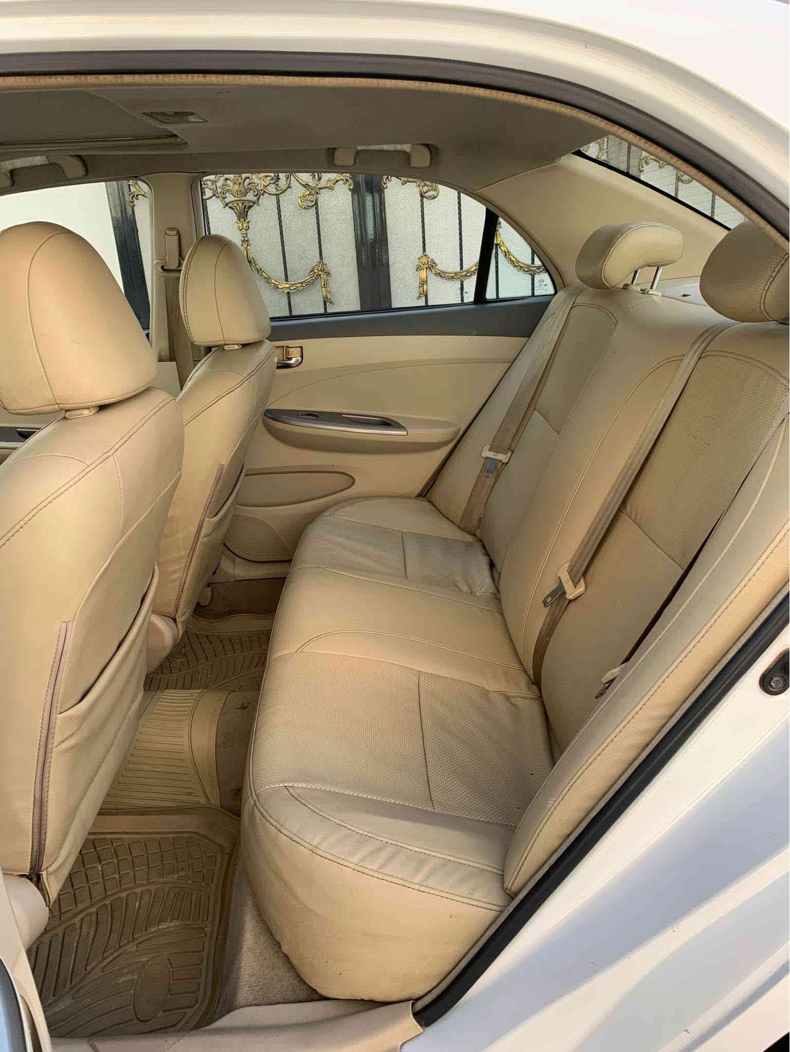 بیوایدی مۆدیل ٢٠١٤ سەیارەکە رەنگی سپی سەیارەکە بێ بۆیاغە تەنها کەمێک تەزرەی هەیە رەقەم و سەنەوی تاکو ٢٠٢٩ نوێیە بەناوی خۆمە فوول مواسەفاتە تەنها گێرعادیە سەیارەکە ١٣٩ کیلۆمەتر رۆیشتوە
رەقەم تەلەفۆن:***********
شوێن:سۆران
نرخ:٦٥ مرغصور
