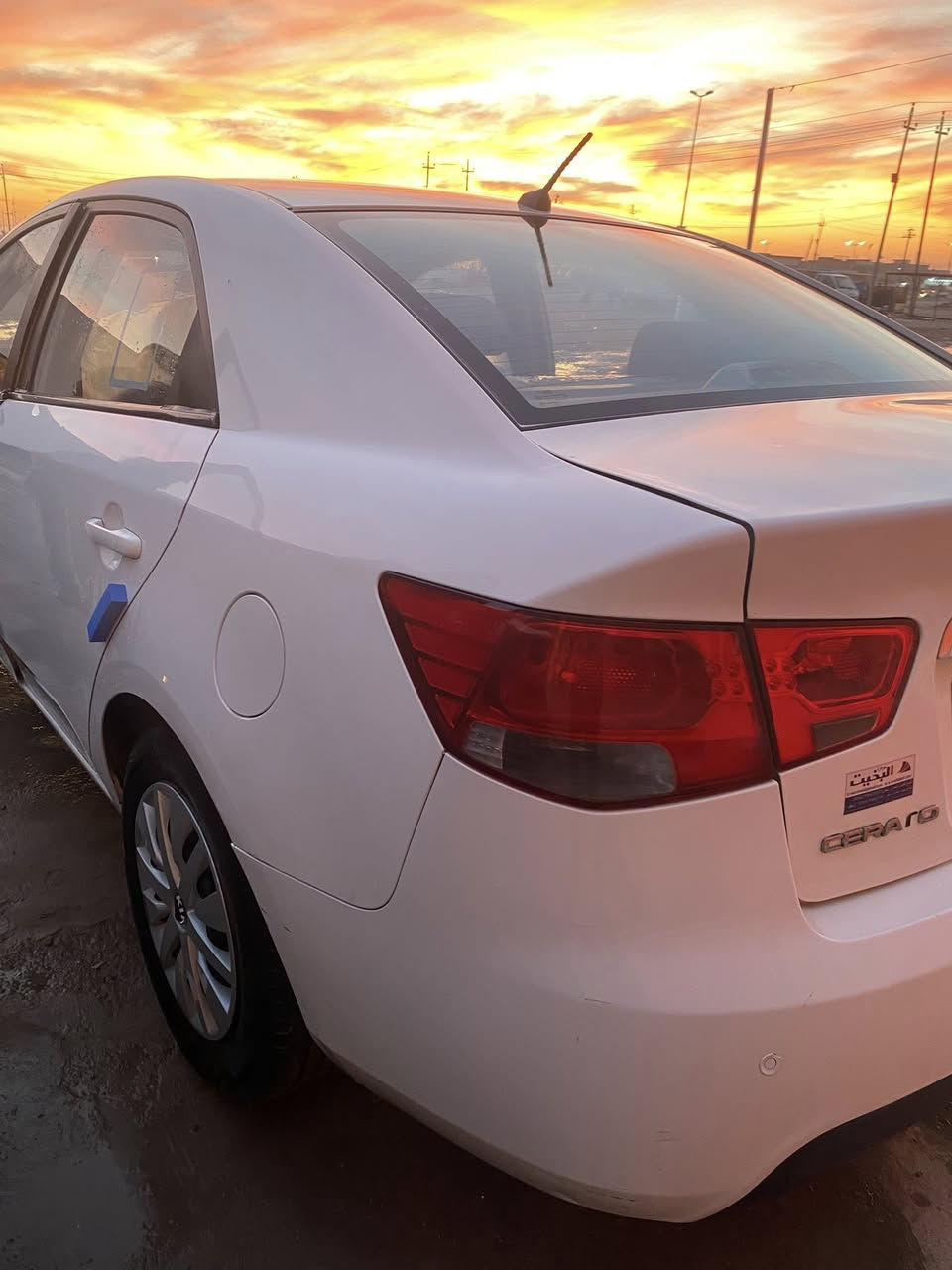 السلام عليكم
سيراتو 2009 خليجي 

صبغ قليل بالجنطة والباقي مكفول

مكينة كير حدادية تخم تاير 

باسمي تحويل ثاني يوم

السعر 90

 المكان كوت

للتفاصيل اكثر الاتصال ***********
