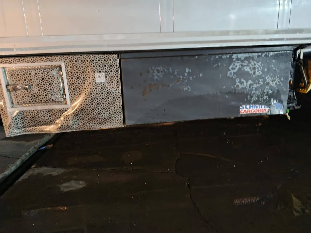 السلام عليكم براد شمتز جهاز اس بي 3 شاشه 200 بالكرتون هسه شاده ما مشتغل بالعراق الربانه سمك 7 ارتفاع ستاندرتخم تاير العنوان بغداد سعرها 90 قفل الشراي ينتصل ما متواجد على الفيس/***********
