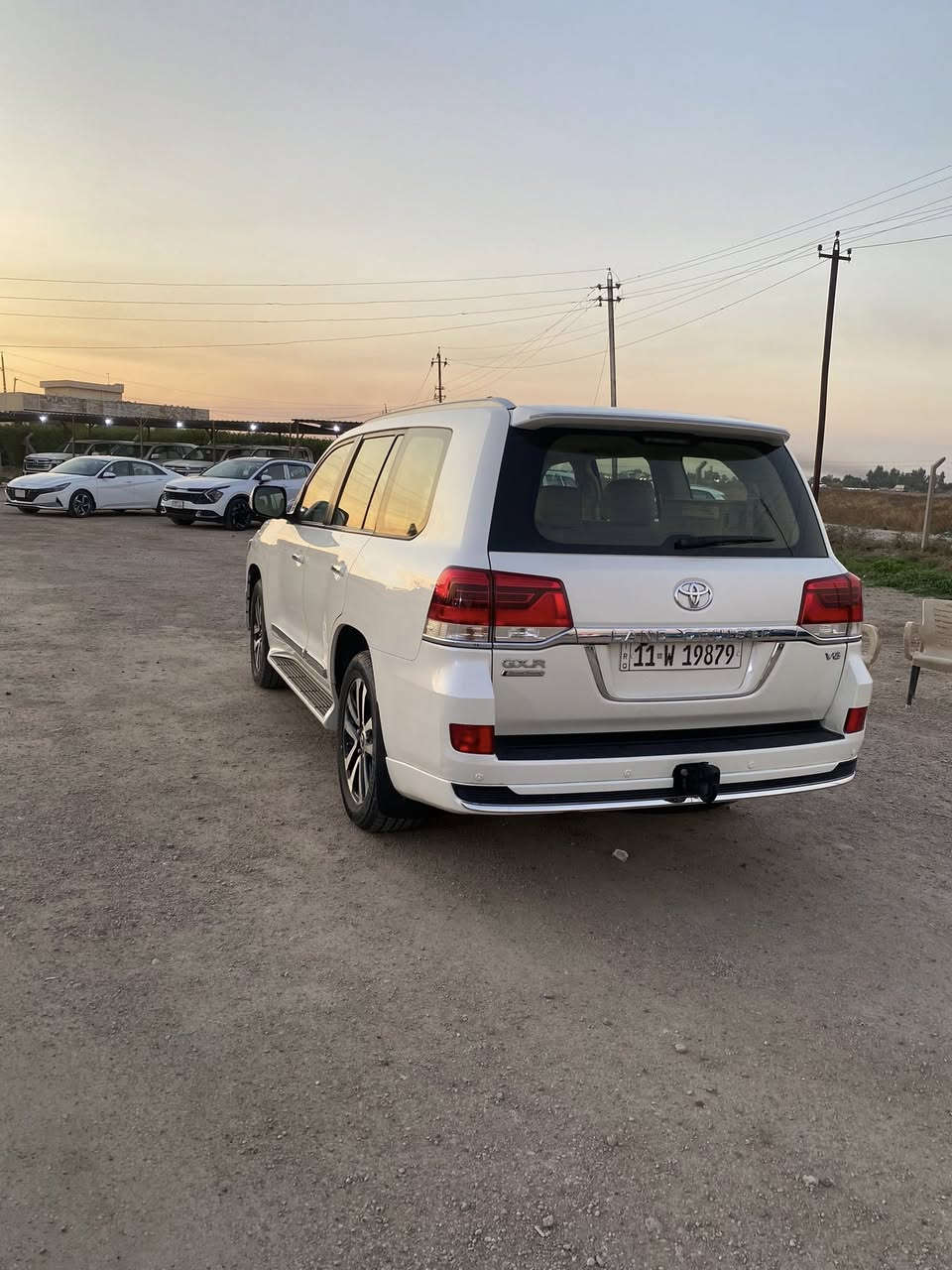 لاند كروز البيع مديل 2019ابريم فول مواصفات رقم بغداد بسمي شاشة كامرة خلفية حساسات جنطة شفط امراية شفط شاشة امامية وخلفية تشغيل عن بعد السيارة مكانهة بغداد محرك 6سلندر للاستفسار ***********سعر 53الف وبيهة مجال الطيبين بيهة بس كرت بل دعامية الخلفية
