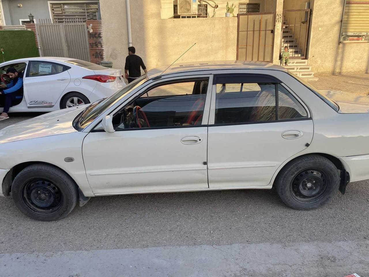 السلام عليكم بروتون موديل 2005 سنويه ورقم وهزه جديده السياره باسمي مصبوغه عام كير محرك تبريد مكفولات سنتر لوك شغال السعر ٥٠ وبيهه مجال وترهم مراوس بالنترا فورتي سيراتو وانطي فرق  مكاني بغداد المحموديه ***********
***********
