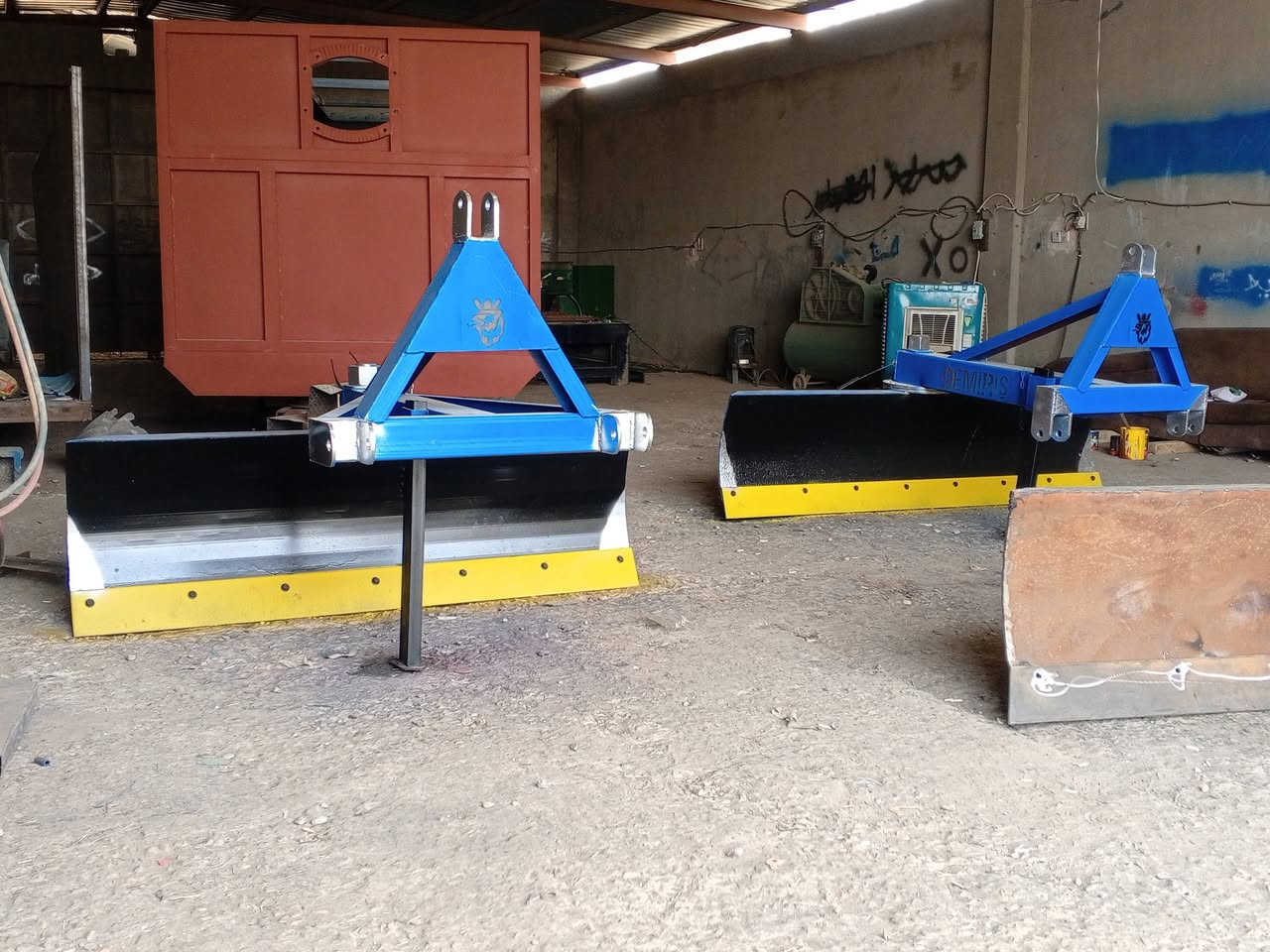 سلام و علیک معدلان کامل دوارە
حدید 12ملم . 
عنوان طوز خورماتو. طريق كركوك . بغداد . قرب المطعم جنة العراق  . 
سعر ***********وتساب
