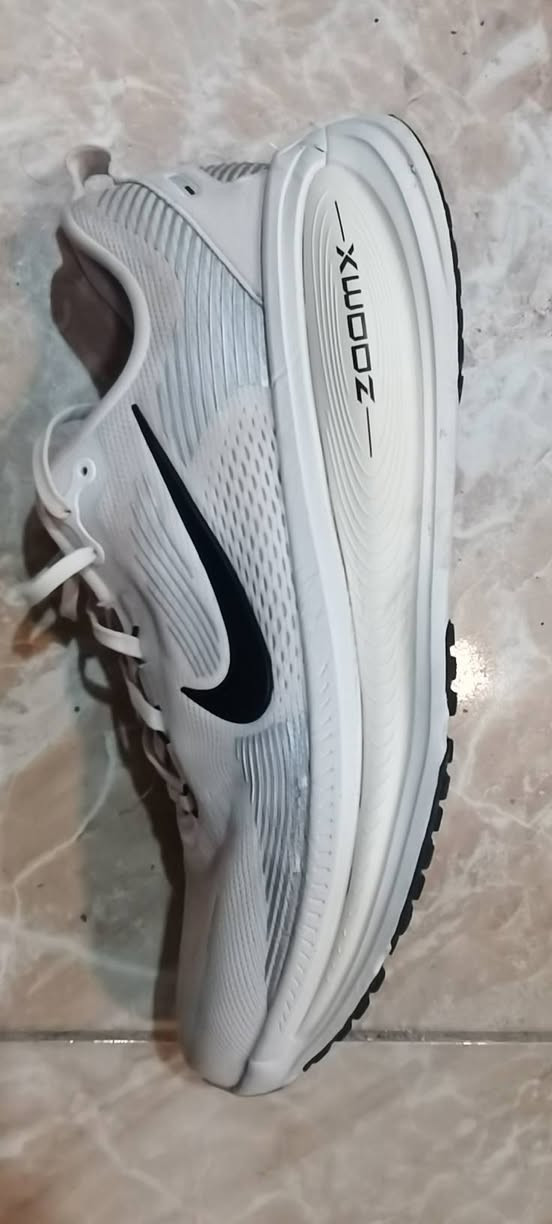 Nike Run vomaro 18
قياس 47.5 موديل 2024
طول قدم 31
باله اروبيه اورجنال نضيف توصیل مجاني


**إذا كنت صاحب هذا الإعلان وتريد حذفه لأي سبب، رجاءا أرسل رسالة إلى الدعم الفني**