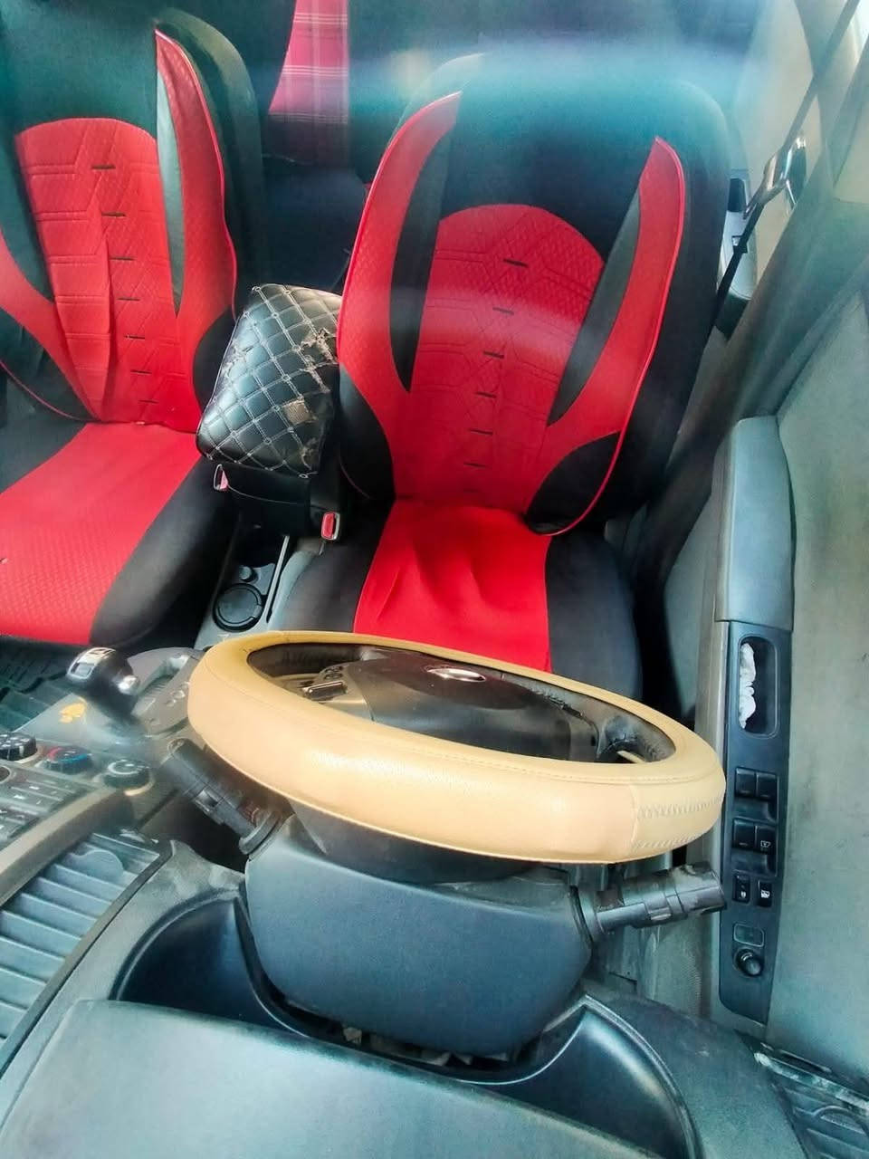 السلام عليكم نيسان سنتره 2008 رقم بغداد مشروع وطني وارد امريكي ضربتها صندوك تبريد ثلج صدرها ممتاز وبيها نواقص خفيقه السياره بسمي تحويل ثاني يوم الاستفسار ***********
