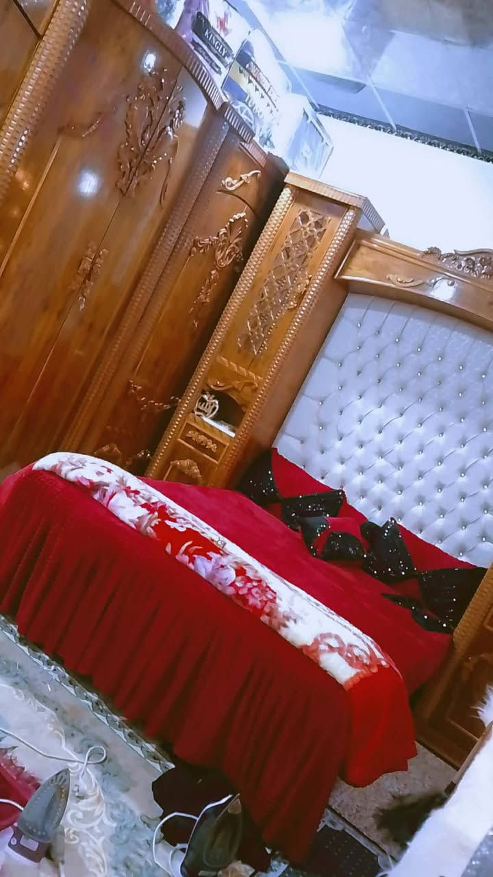 غرفه اخشاب للبيع.. ام الابراج اي شي مابيها. السعر ٢/٢٥٠.مليونين وربع حيل نضيفه الاستفسار على الرقم
*********** بيها مجال 
ملاحضه ابو المليون وتسعميه  لا تخابر
