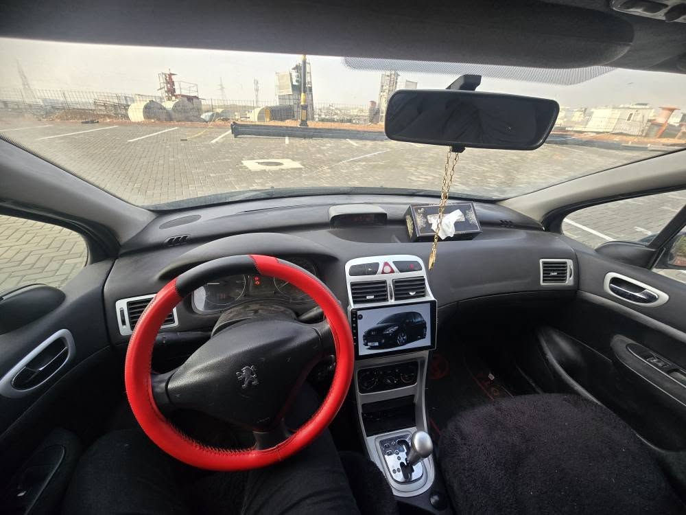 بیجۆ ٣٠٧ مۆدێل ٢٠٠٦
نمونە لە جوانی 
ئارمی پلاستیک بەشەرتی هەموو عێراق
تەبرید بەشەرت لەگەڵ سلف
گەرمی بەشەرت
٤ تایەی لۆک 
جام کارەبا 
گێڕ تۆماتیک 
گاعی ڕاخراو کامل چەرم دەبڵ دوەمان 
بەرگی کوشن 
هەموو گیانی ئیشەکات خەلەلی نییە 
٢٥٠ مەسرەفی نییە 
کامل سەیارەیەکی بەریتانی بۆ سکراب کراوە خراوەتە سەری
*********** السليمانية, العراق
