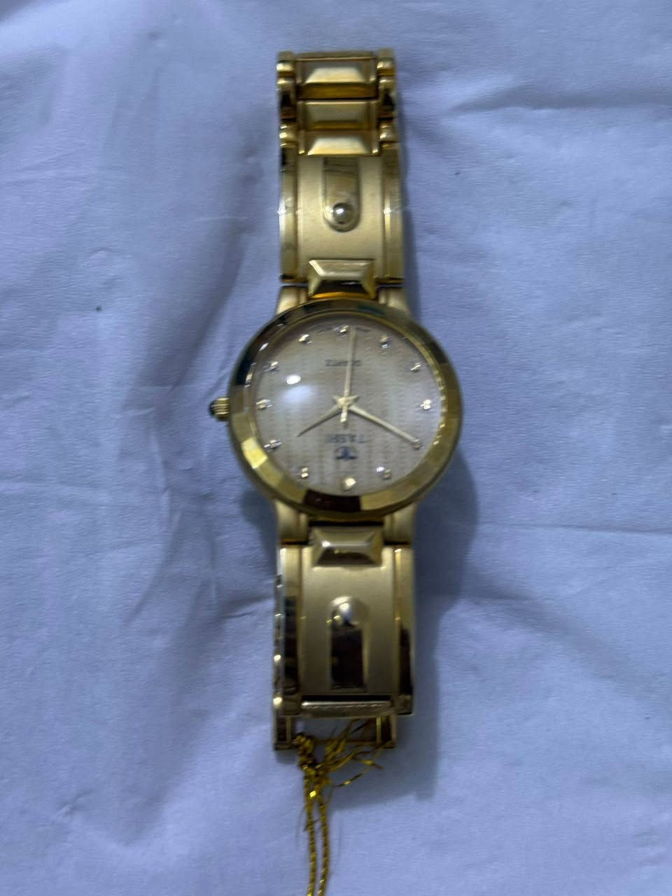 ساعات ياباني و سويسري 
مطلي ذهب عيار 22
***********
