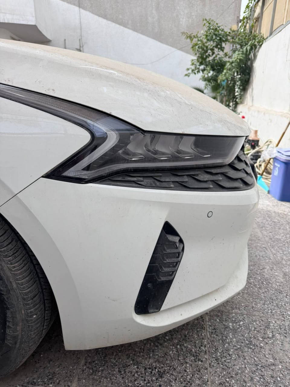 السلام عليكم رمضان كريم 
كي فايف K5 2023 خليجي وكاله نم ام الضمان فول 
السياره جديده بمعنه الكلام واستخدام شخصيه 
ماشيه 23 الف حقيقي السياره باسمي شخصيه 
السعر :21500$وبيها مجال 
مكاني : بغداد الاعضميه
للاتصال:***********
