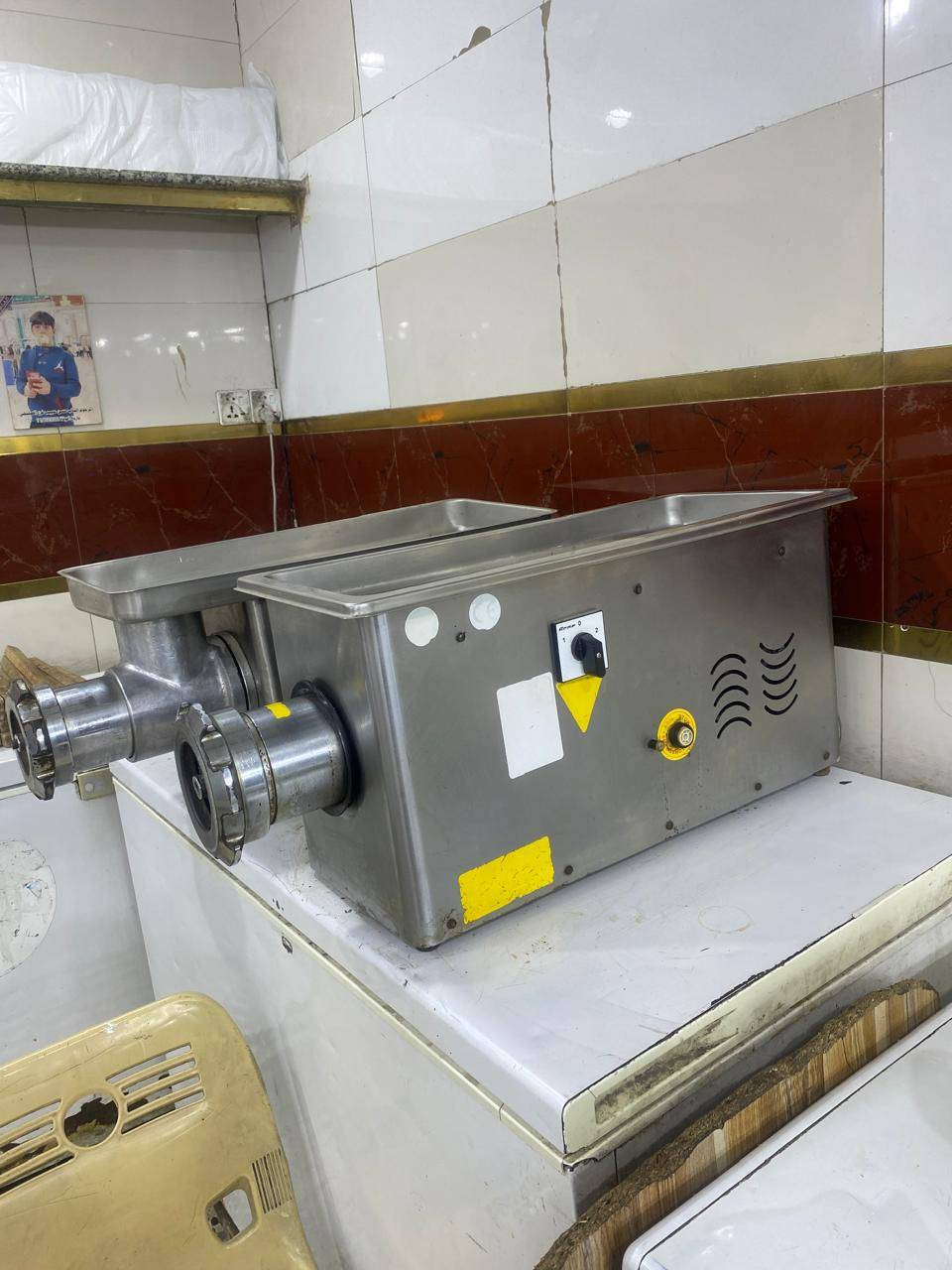 السلام عليكم اخوان مكاين ثرم للبيع   درجه اوله وشغالات ونضاف ما ناقصهن شي . باب اول  مكاني حي القادسيه للتواصل ***********
