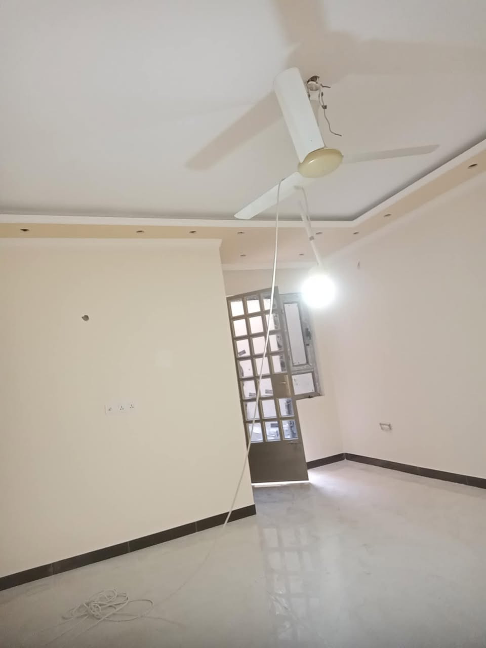 صباغ لكافة انواع صبغ الديكور داخلي خارجي واجهات بيوت بنايات دوائر 
باانسب الاسعار
ورق جدران  ستوكو مرمري ترخيم 
اتصل او مراسلة ***********
بغداد الدورة
