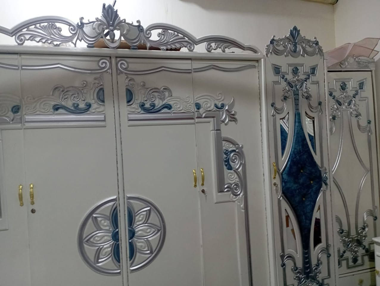 غرفه ماليزي للبيع اتصال علا رقم ***********
