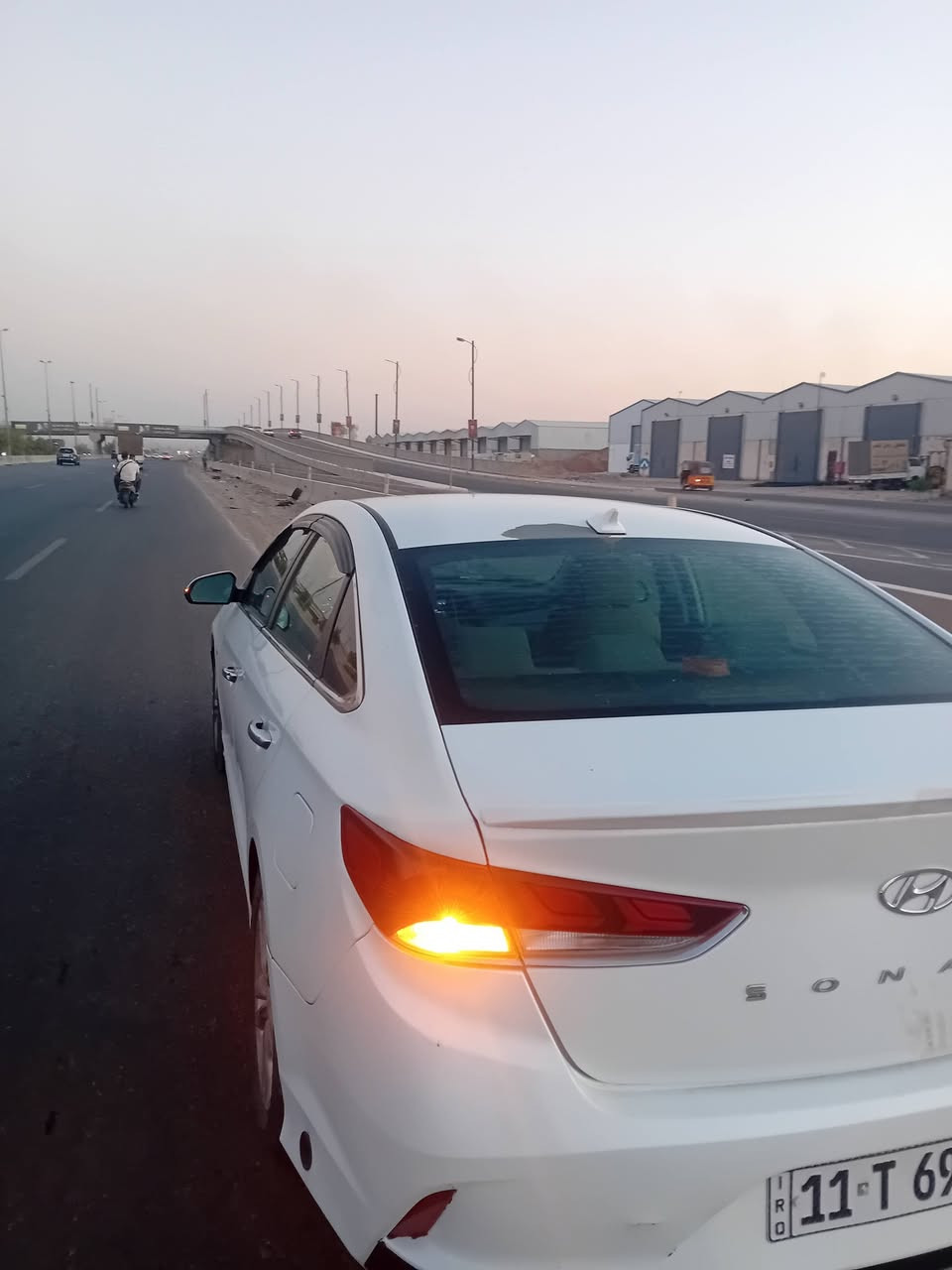 السلام عليكم 
سوناتا موديل 18بيها تقشير بصبغ 
وارد  بيها مكانات صبغ بدون ضربه
سبب تقشير 
السعر 105وبيها مجال 
***********
