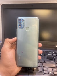 هوت ١١ بلاي • ٦٤ • شاشة مخدوشة