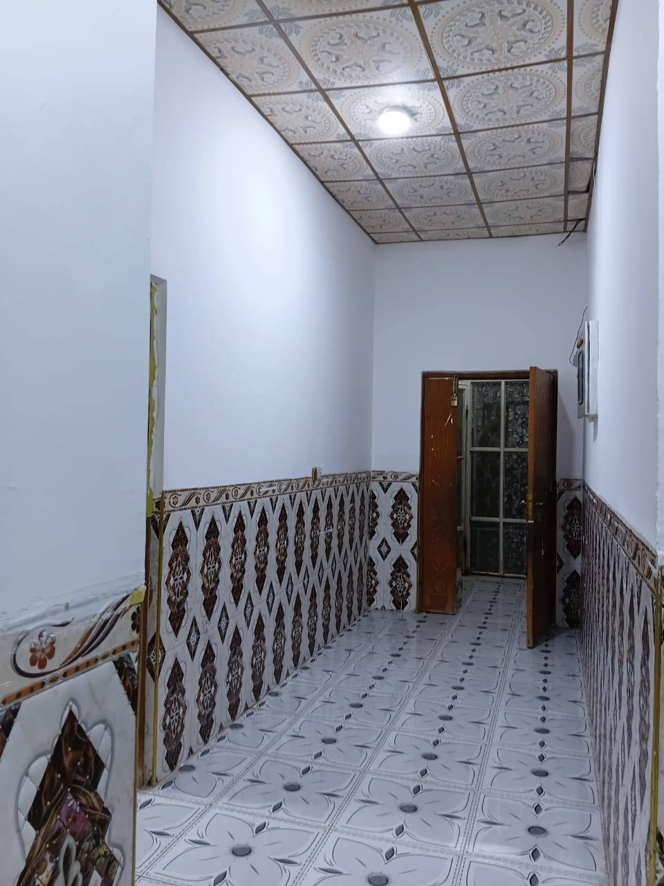 تحيه طيبه بيت للبيع 200م طابقين يحتوي علي 6 غرف منام صاله مطبخ صحيات بناء حديث العنوان ابي خصيب العوجه شارع الشجره الطيبه السعر 170مليون وقابل للتفاوض للستفسار ***********
*********** البصرة, العراق
