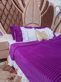 فيونكه للخياطة  متوفره اخير قطعتين  سعر الفرشه ٢٥ بدل ٣٠ عليه عرض تواص...