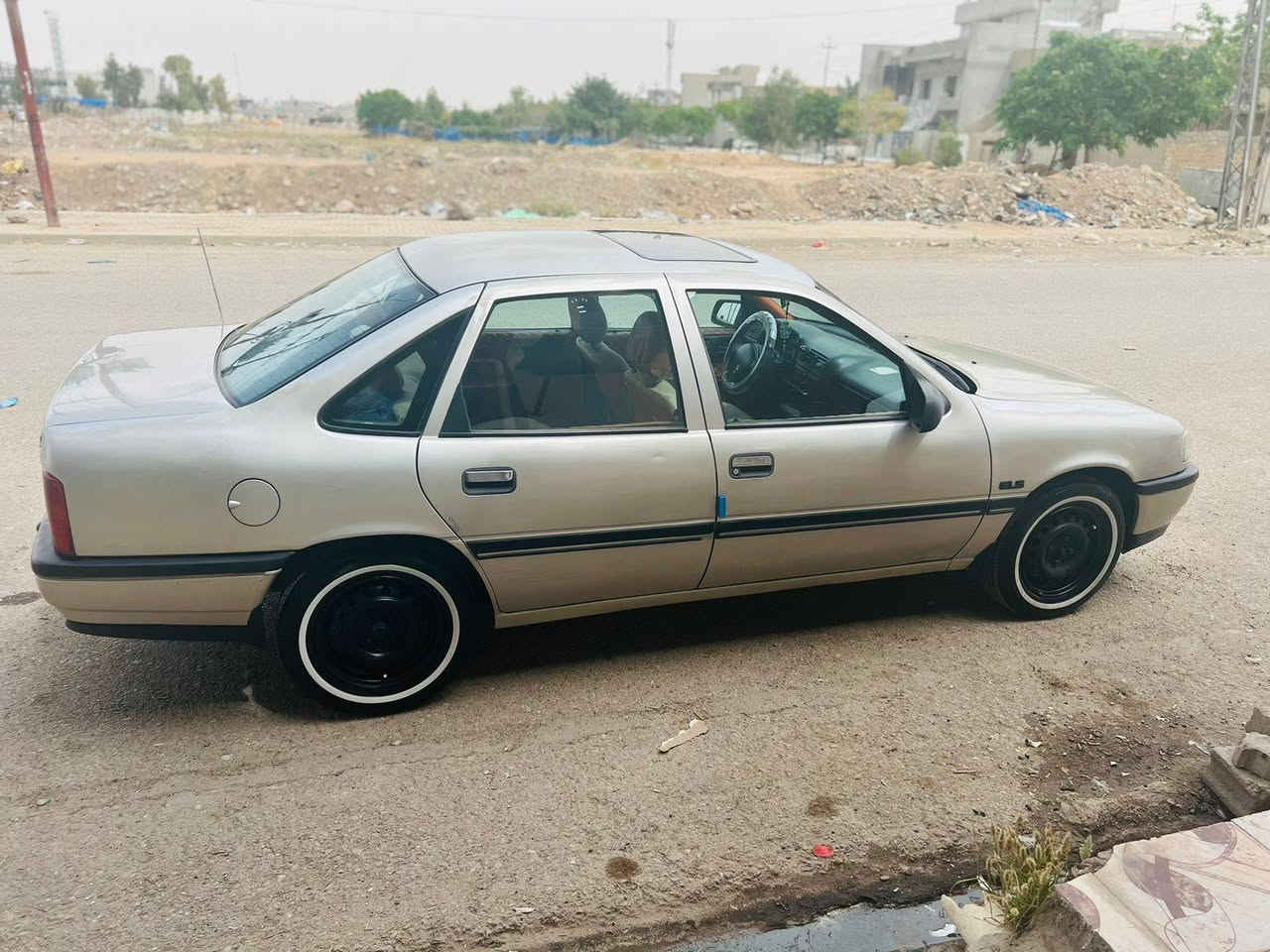 اوبل فيكترا موديل 91 حجم 20 كير اوتو رقم كركوك بسمي بطاقه بانزين موجود سياره بلااديه بدون صبغ بدون خياس بدون ضربه تخم تاير صدر كله جديد برغي نقص مابيها مكاني كركوك للستفار *********** وترهم مراوس حسب القناعه
