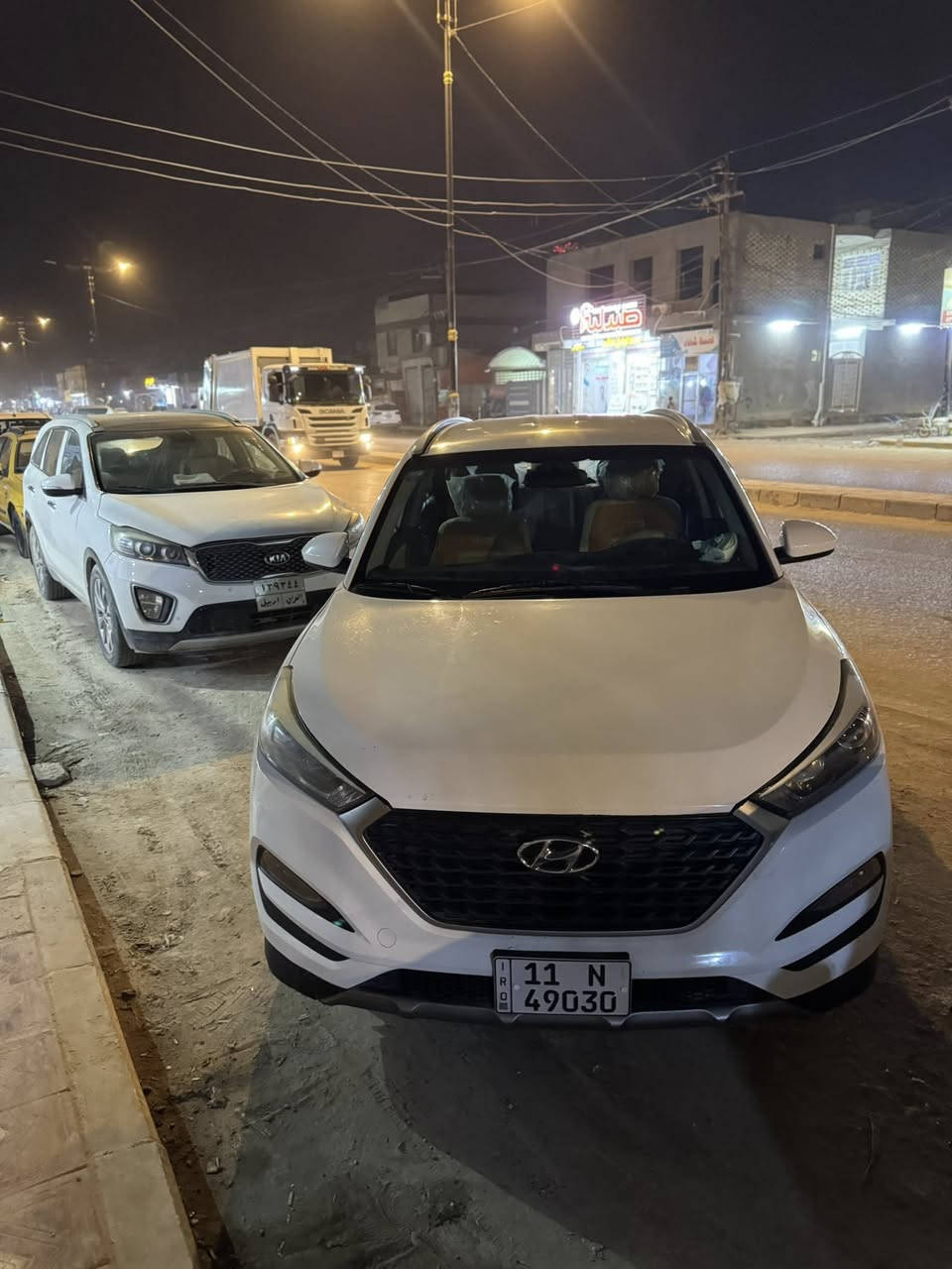 السلام عليكم 
للبيع توسان موديل 2018 وارد امريكي
السياره جديده كلش
كير ومكينه وتبريد شركه جدد
فول عدا الفتحه والبصمه
ضررها فقط رش البنيد بدون فتح السياره برغي ما مفتوح بيها 
بعد اي دواخل او عابر 
السياره باسمي رقم بغداد مشروع وطني مداور ثاني يوم 
مكان السياره نجف شارع المطار
***********
