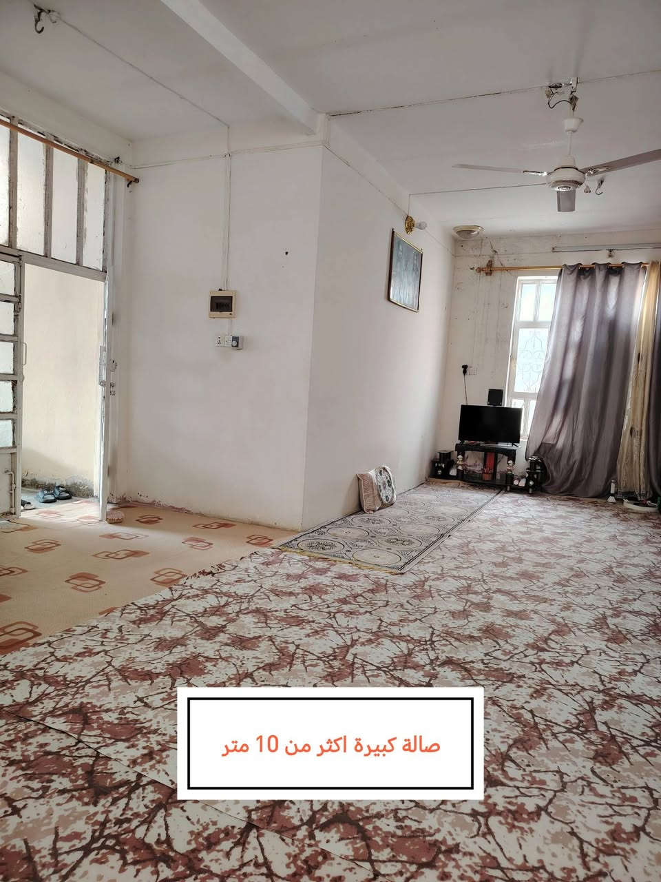 بيت للبيع خلف جامع الحديان
250 متر  واجهة البيت 10 متر 
غرفتين وصالة ومطبخ واستقبال 
للاستفسار ***********
المنطقة قيد التاهيل ماء ومجاري جديده
