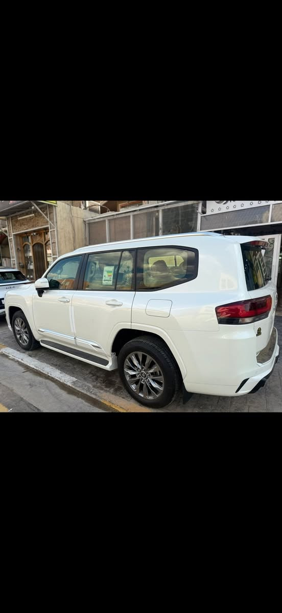 سلام عليكم لاندكروز GXRلمتت بريم اصليه ماشيه 9 الف رقم بغداد بسمي من زيرو مكفول كفاله عامه مديل 2024 معروفه مواصفات لاندكروز مكان سياره بغداد حي اور استفسار على رقم ‭٠٧٧١ ٣١٠ ٧٣٢٦‬
