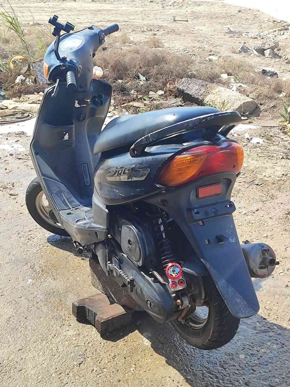 السلام عليكم
ماكس قچمه ختم واحد كلها مفتوحه مره وحده شلعه معدل تخبل الدراجه ماناقصها شي سلف هندر كهربائيات كلها شغاله قبل كم يوم مسويلها ادامه كامله السعر 450 وبيها مجال بسيط ***********
